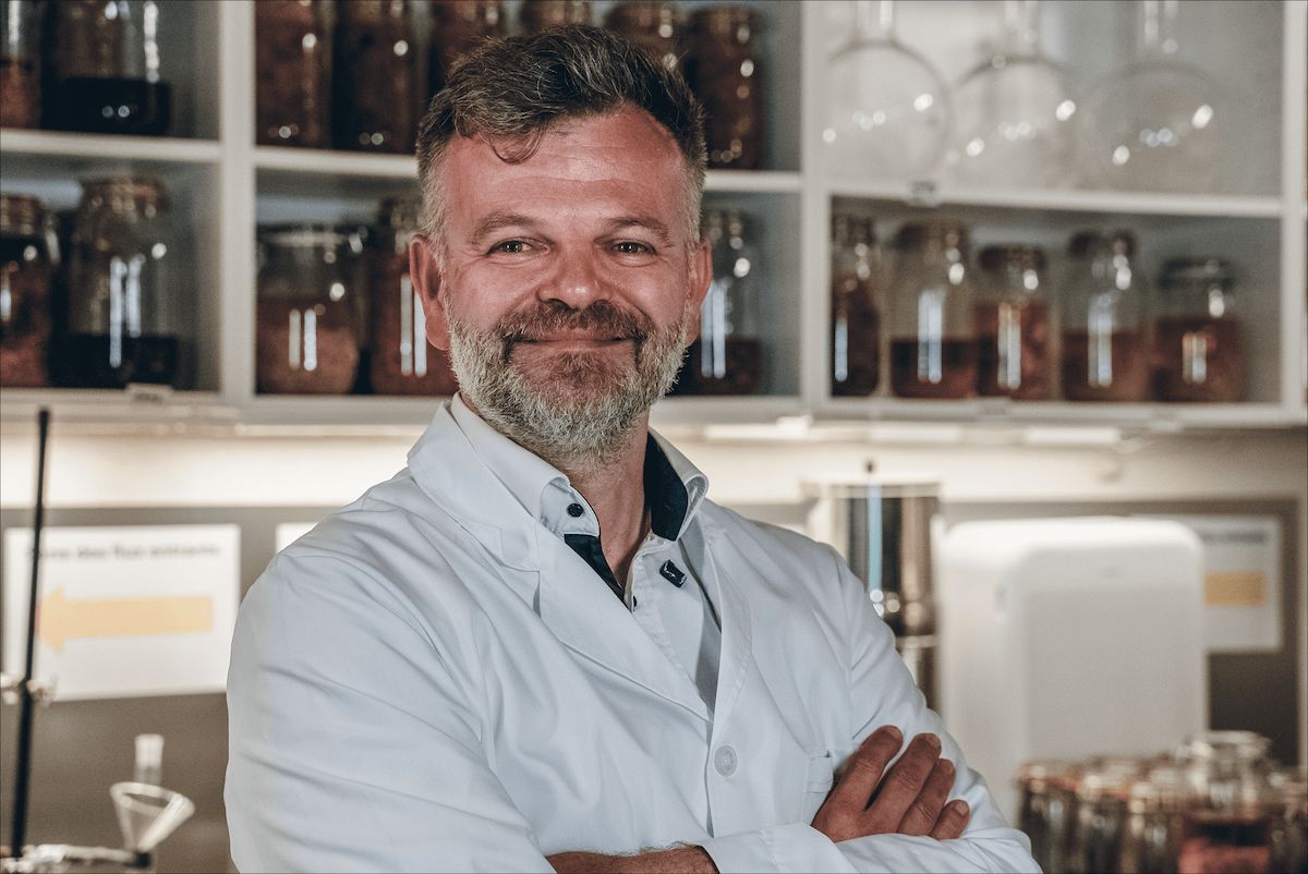 Jerome Janin in Polyextract Laboratory